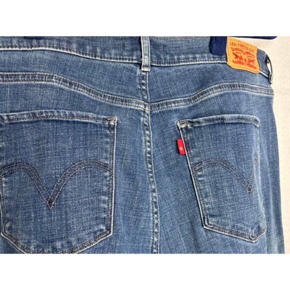 Levi's Jeans Women's Size 16 Classic Straight Med Wash American Classic Modern - Picture 3 of 7